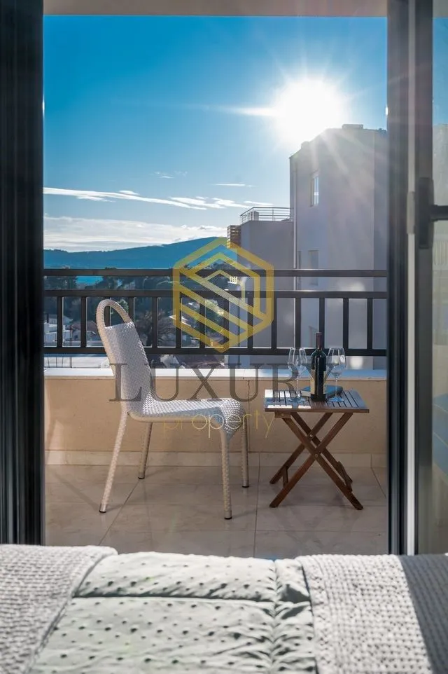 Prodaja, dvosoban stan, 63m², Pod Kuk, Tivat