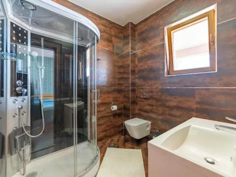 Sale, house, 507m², Dobrota, Kotor - image 46