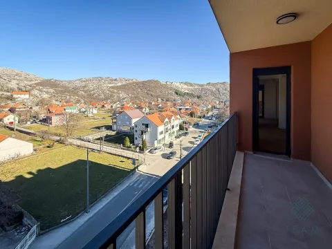 Sale, three bedroom apartment, 112m², Cetinje, Crna Gora - image 12