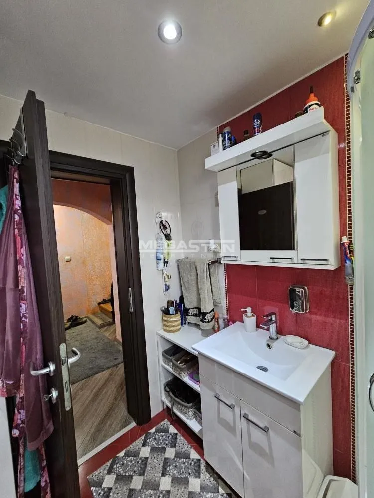 Prodaja, kuća, 214m², Zvezdarska Šuma, Zvezdara Sve Podlokacije