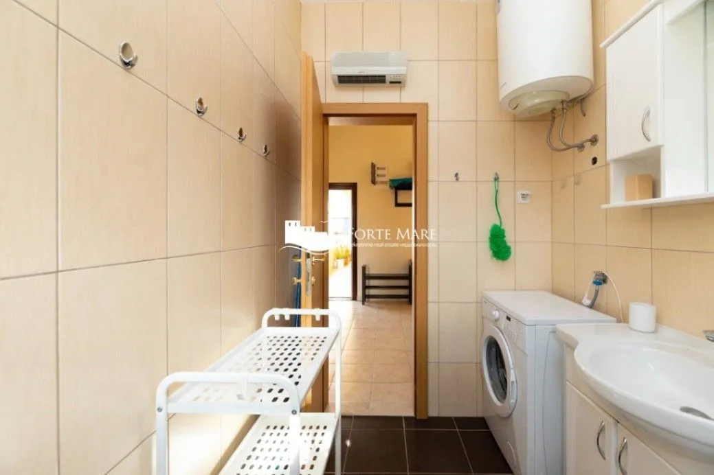 Prodaja, dvosoban stan, 82m², Đenovići, Herceg Novi