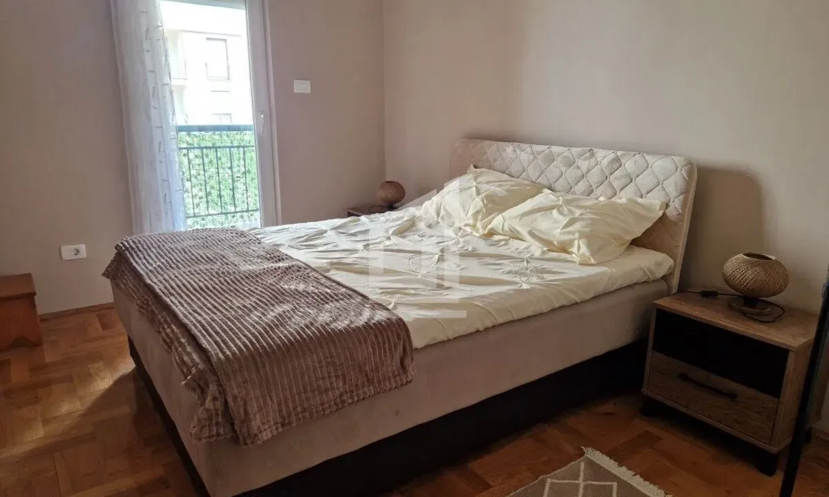 Izdavanje, dvosoban stan, 55m², Krivi Most, Podgorica