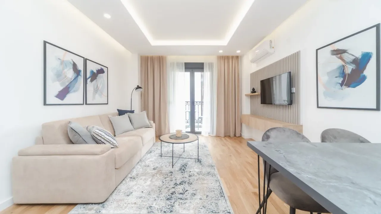 Izdavanje, jednosoban stan, 44m², Budva, Crna Gora