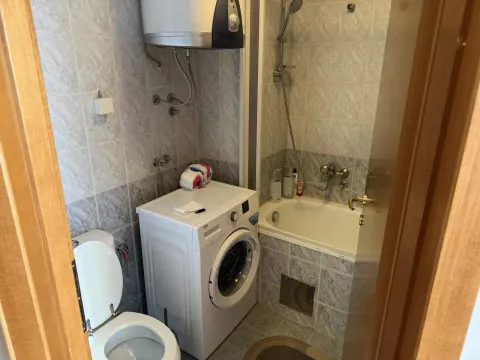 Izdavanje, jednosoban stan, 45m², Stari Aerodrom, Podgorica - image 3