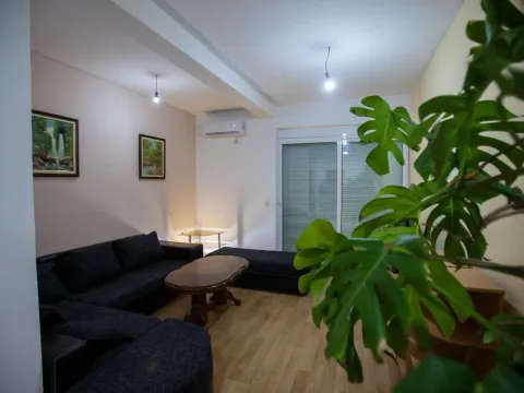 Izdavanje, dvosoban stan, 97m², Centar, Ulcinj - image 1