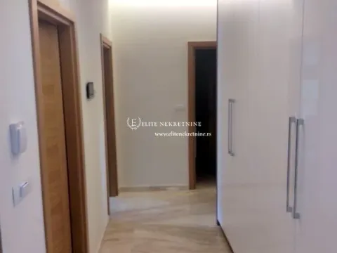 Izdavanje, četvorosoban stan, 180m², Kalenić Pijaca, Vračar Sve Podlokacije - image 8