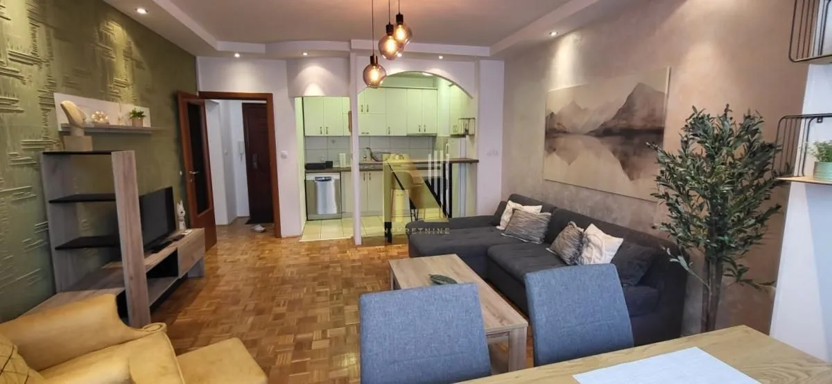 Izdavanje, dvosoban stan, 51m², Sajmište, Novi Sad