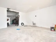 Izdavanje, poslovni prostor, 300m², Gornja Gorica, Podgorica - image 4