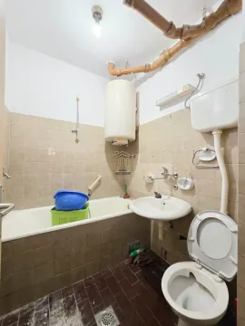 Prodaja, trosoban stan, 92m², Blok 6, Podgorica - image 2