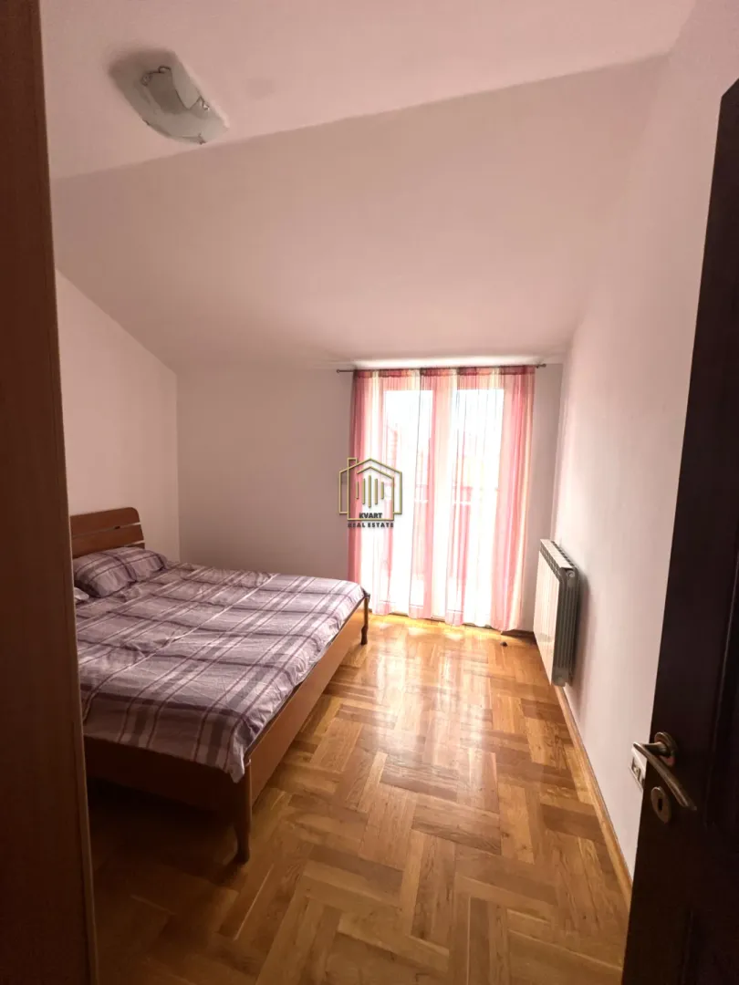 Izdavanje, četvorosoban stan, 150m², Stari Aerodrom, Podgorica