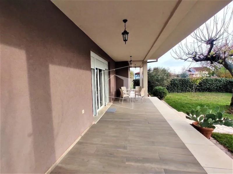 Rent, house, 180m², Mareza, Podgorica