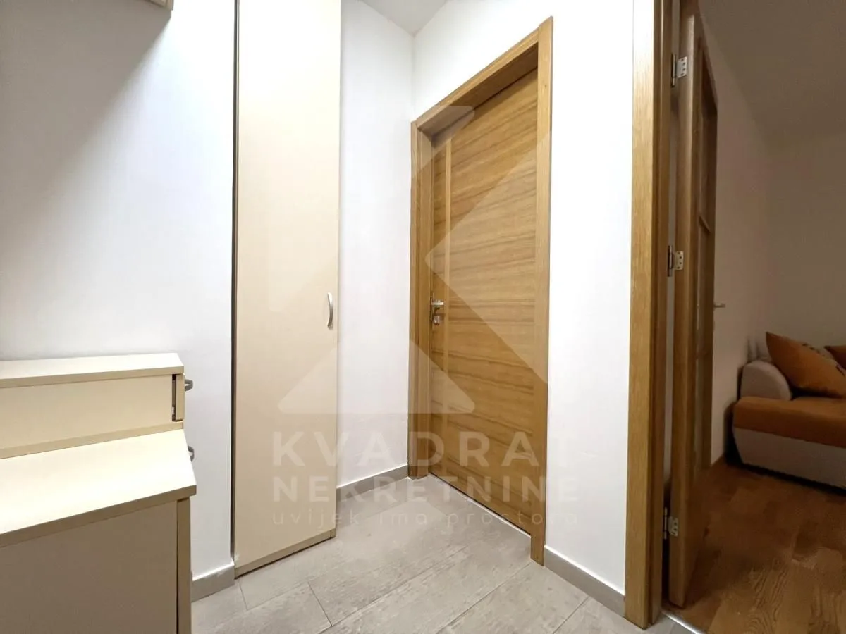 Izdavanje, jednosoban stan, 43m², Blok 6, Podgorica