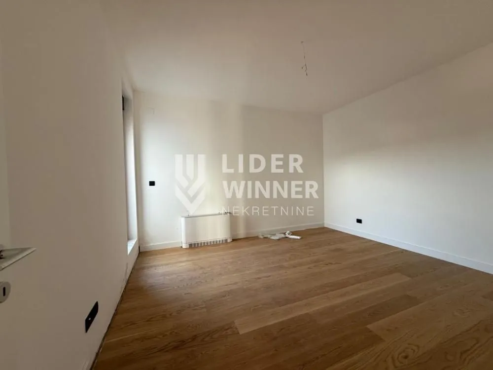Sale, apartment, 220m², Autokomanda, Voždovac Sve Podlokacije