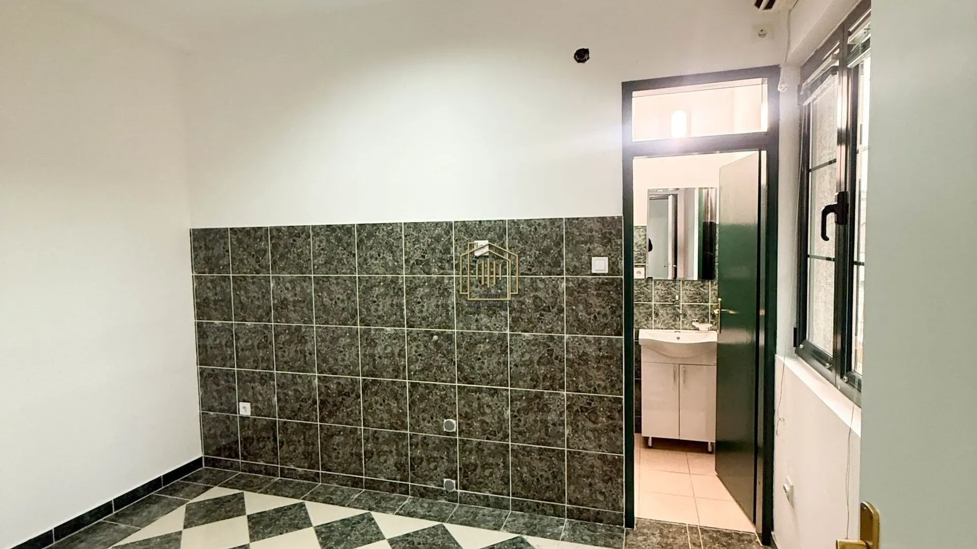 Rent, office space, 22m², Centar, Nikšić