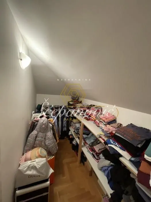 Prodaja, trosoban stan, 65m², Novo naselje, Novi Sad