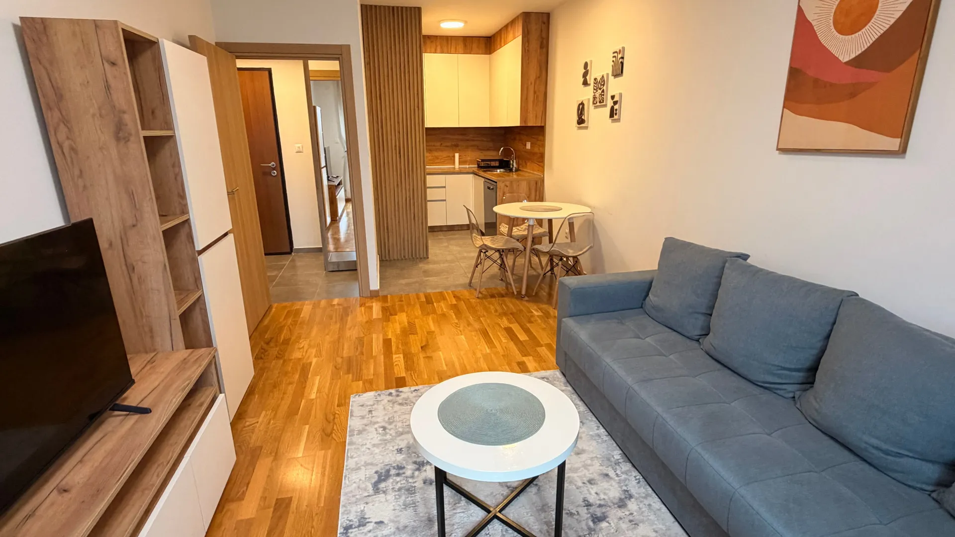 Izdavanje, jednosoban stan, 40m², Centar, Cetinje