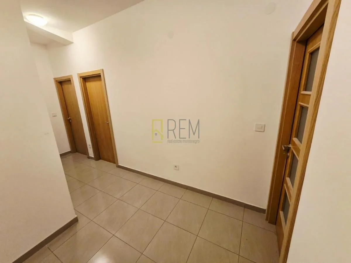 Sale, two bedroom apartment, 72m², Stari Aerodrom, Podgorica