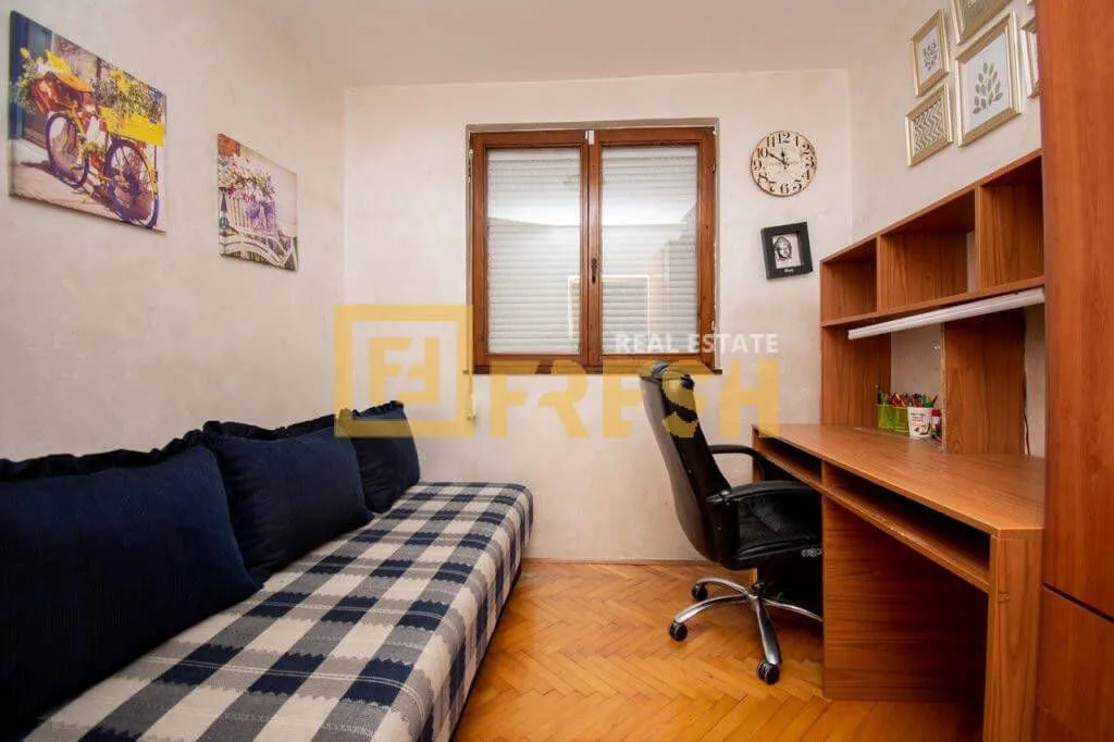 Rent, house, 200m², Konik, Podgorica