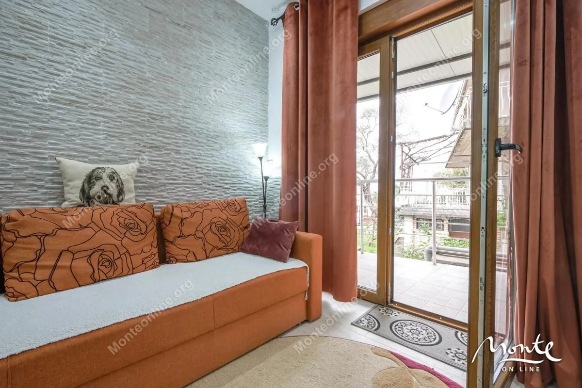 Prodaja, dvosoban stan, 77m², Tivat, Crna Gora