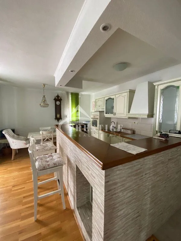Sale, two bedroom apartment, 80m², Blok 5, Podgorica