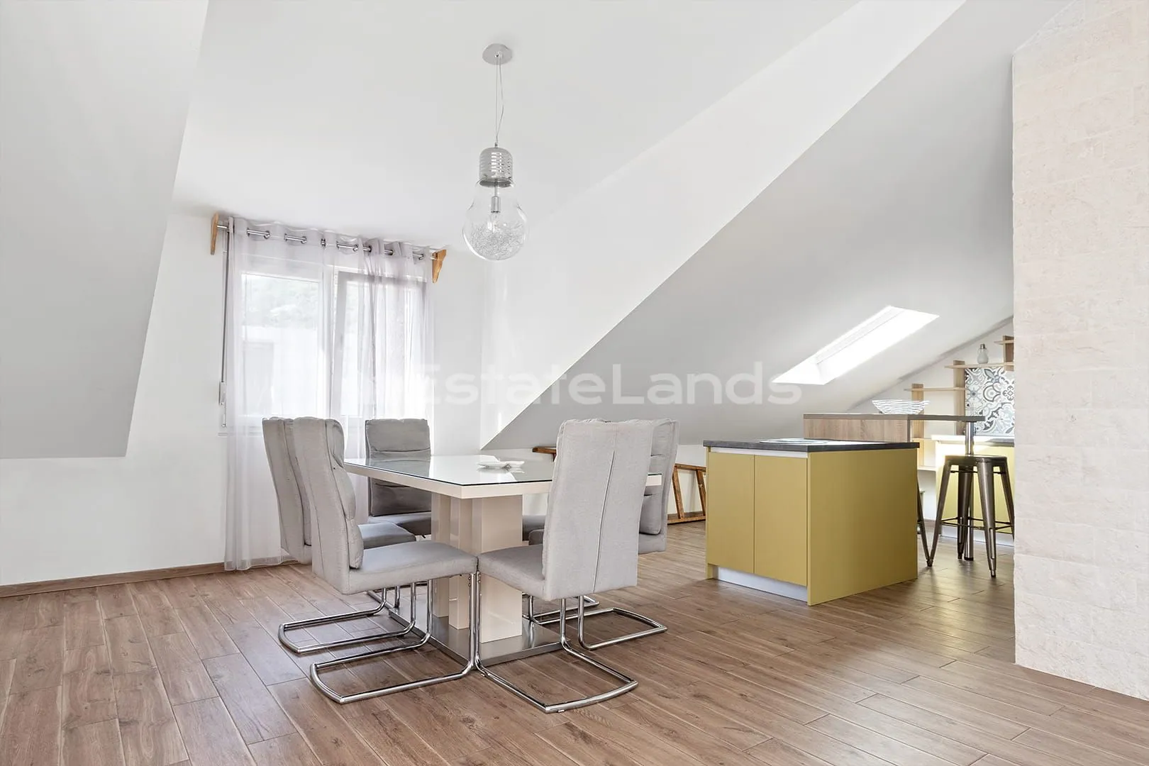 Izdavanje, dvosoban stan, 85m², Seljanovo, Tivat