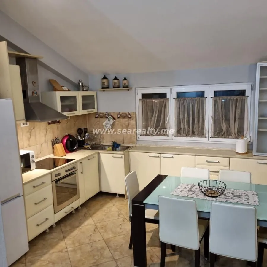 Rent, apartment, 103m², Centar, Tivat