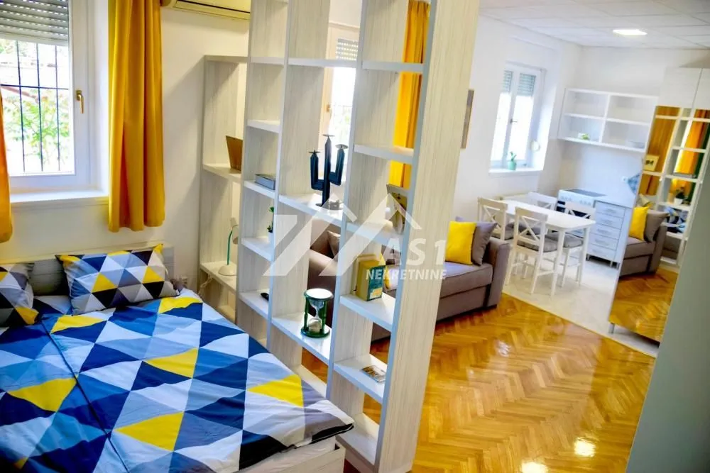 Izdavanje, jednosoban stan, 31m², Centar, Novi Sad