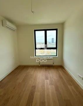 Izdavanje, trosoban stan, 79m², Savski Venac, Beograd - image 6