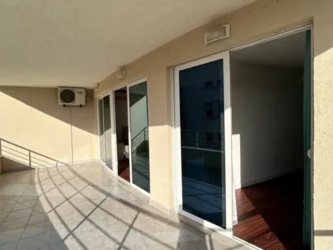 Sale, two bedroom apartment, 85m², Petrovac, Budva - image 5