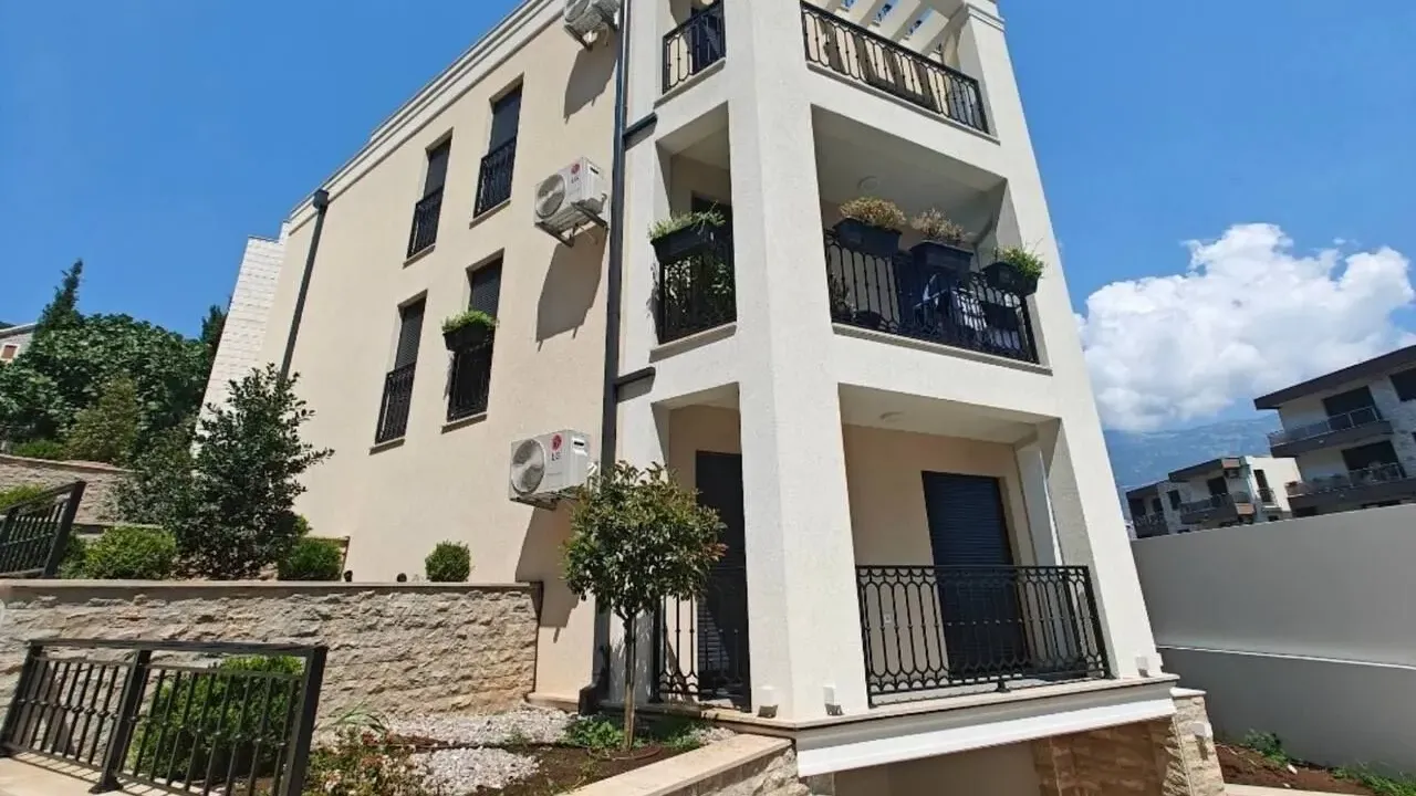 Prodaja, dvosoban stan, 120m², Budva, Crna Gora