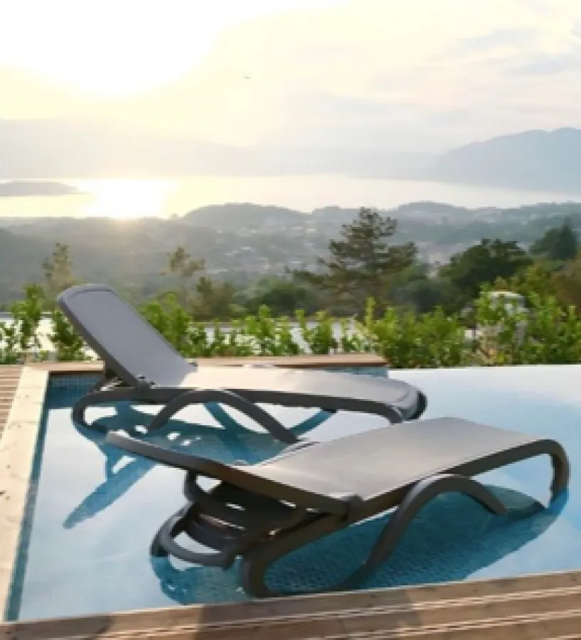 Prodaja, četvorosoban stan, 236m², Tivat, Crna Gora