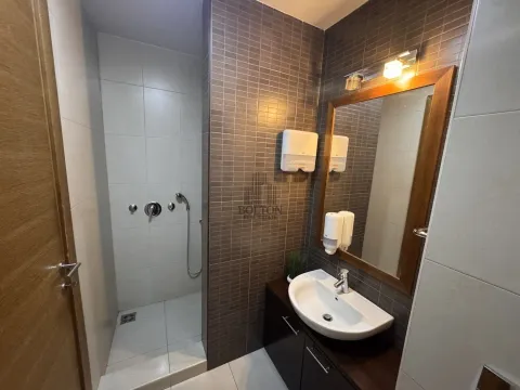 Rent, three bedroom apartment, 81m², Kalenić Pijaca, Vračar Sve Podlokacije - image 10