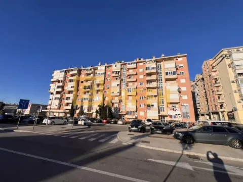 Izdavanje, jednosoban stan, 43m², Stari Aerodrom, Podgorica - image 2