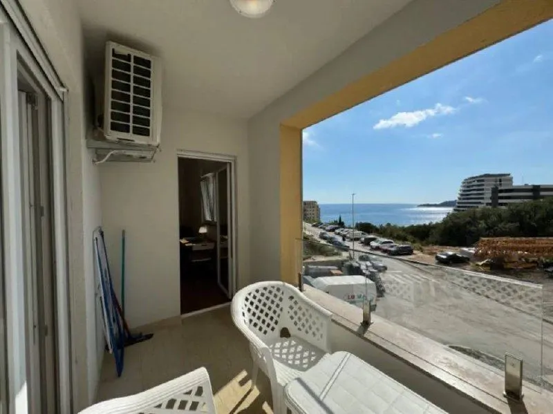 Rent, two bedroom apartment, 68m², Bečići, Budva