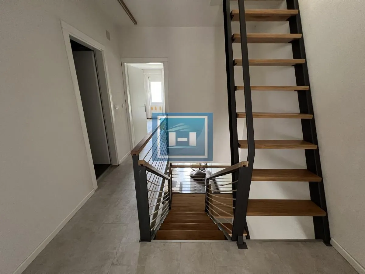 Prodaja, stan, 170m², Sarina Medja, Jagodina