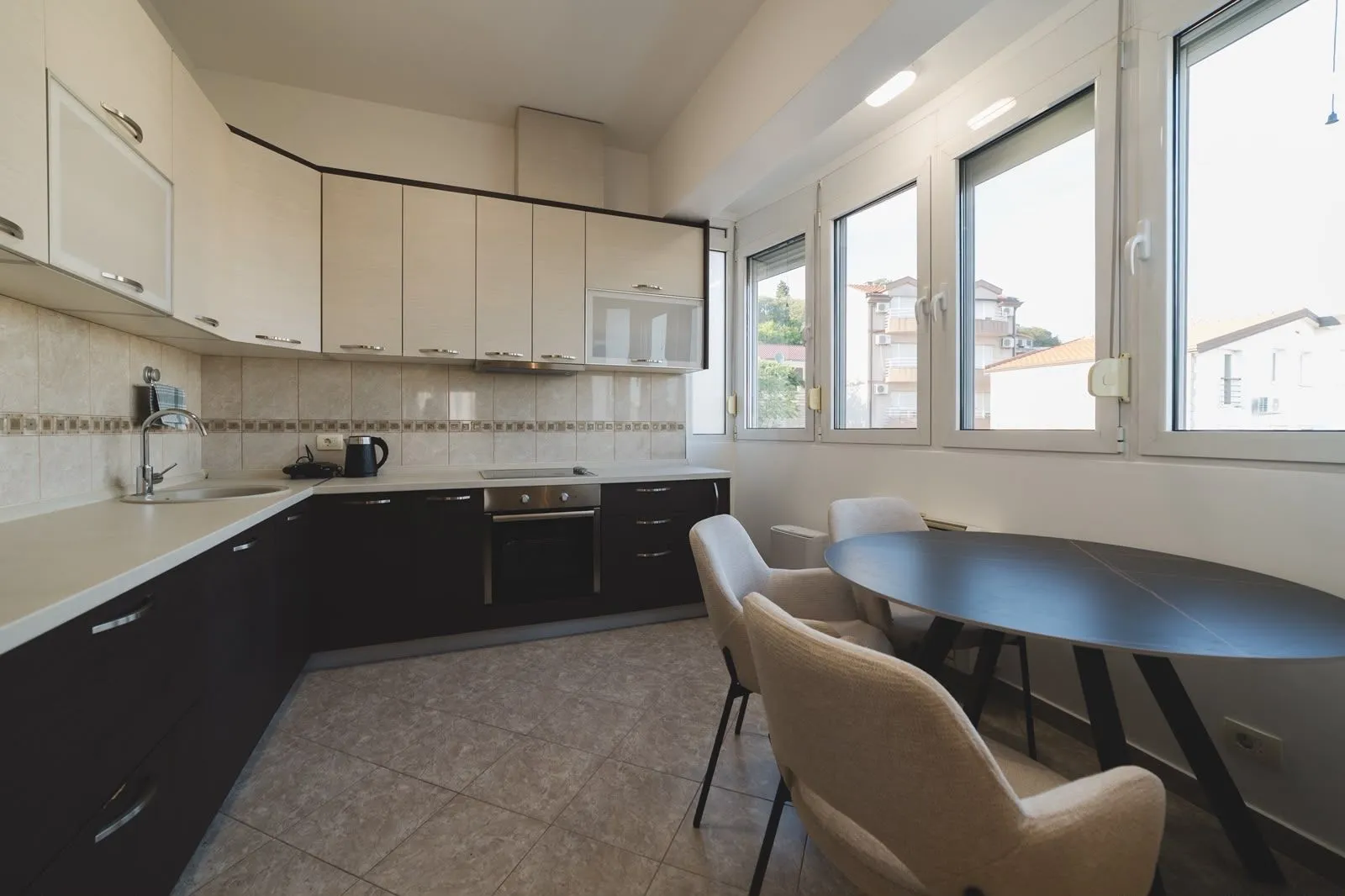 Izdavanje, dvosoban stan, 72m², Momišići, Podgorica
