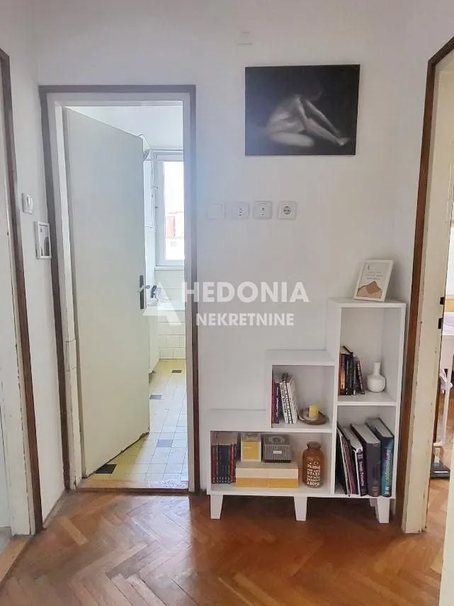 Sale, two bedroom apartment, 77m², Novi Beograd Blok 1 Fontana, Novi Beograd Sve Podlokacije