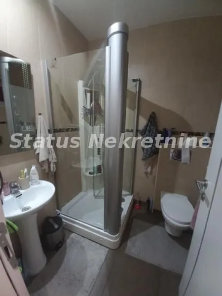 Prodaja, četvorosoban stan, 135m², Centar, Novi Sad