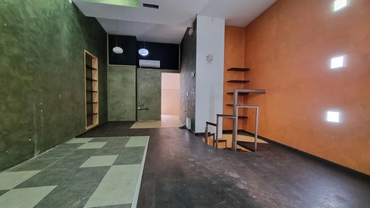 Rent, office space, 86m², Sarajevska, Beograd