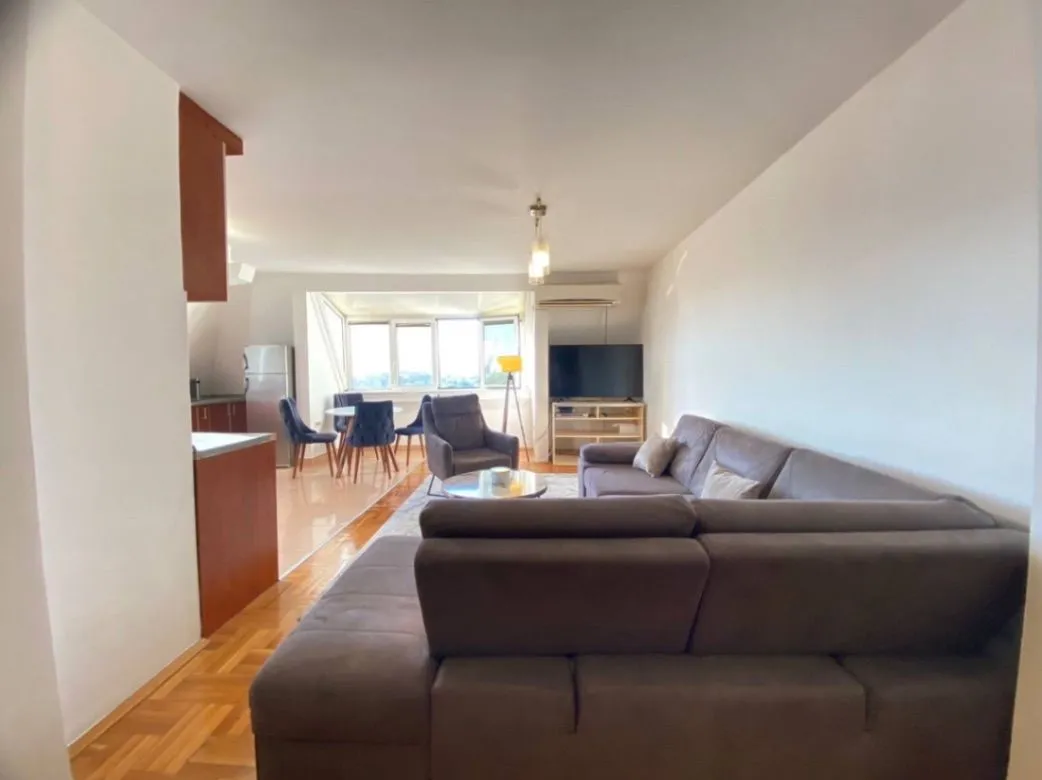 Prodaja, trosoban stan, 86m², Centar, Podgorica