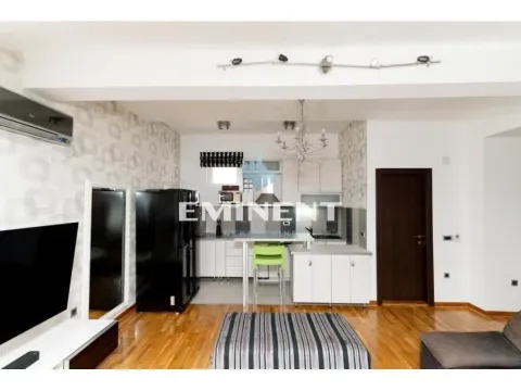 Izdavanje, trosoban stan, 67m², Južni Bulevar, Vračar Sve Podlokacije - image 4