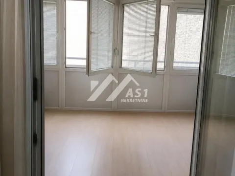 Izdavanje, trosoban stan, 73m², Centar, Novi Sad - image 2