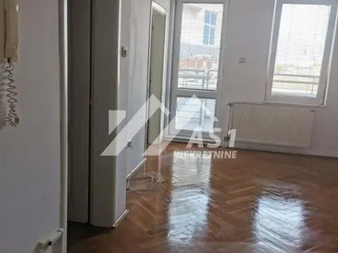 Izdavanje, dvosoban stan, 46m², Bulevar Oslobodjenja, Novi Sad Sve Podlokacije - image 2