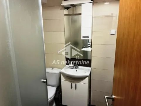 Izdavanje, četvorosoban stan, 93m², Voždovac Sve Podlokacije, Beograd - image 30