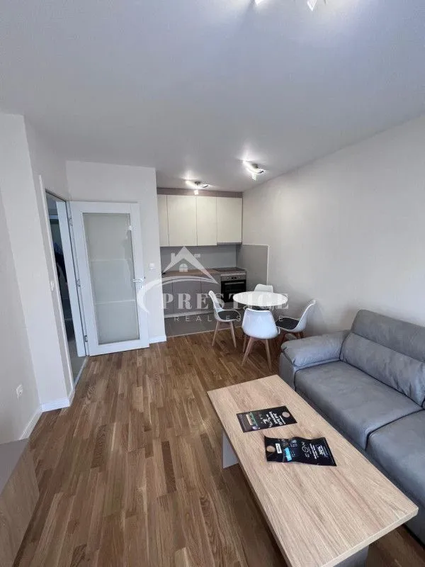 Rent, one bedroom apartment, 42m², Pobrežje, Podgorica