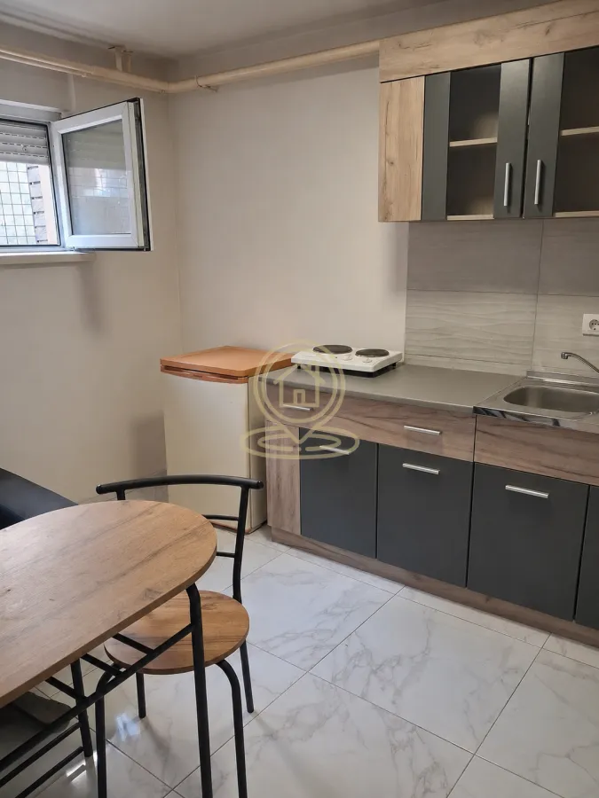 Izdavanje, jednosoban stan, 20m², Podbara, Novi Sad Sve Podlokacije