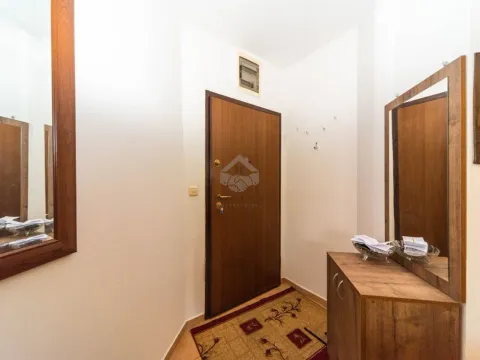 Prodaja, jednosoban stan, 42m², Stari Aerodrom, Podgorica - image 10