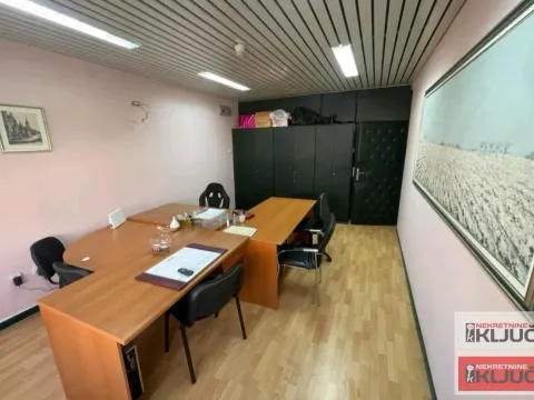 Izdavanje, poslovni prostor, 30m², Sajmište, Novi Sad - image 3