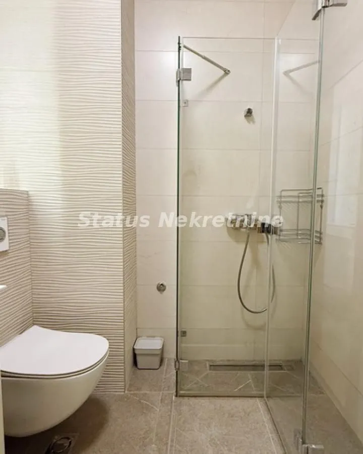 Izdavanje, stan, 112m², Centar, Novi Sad