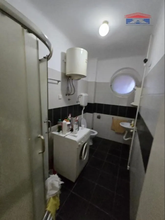 Prodaja, trosoban stan, 61m², Stari grad, Novi Sad